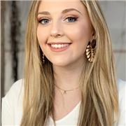 Me considero una persona con mucha paciencia a la que le encantan los niños y estaría muy agradecida de poder ayudar a aquellos que lo necesitan